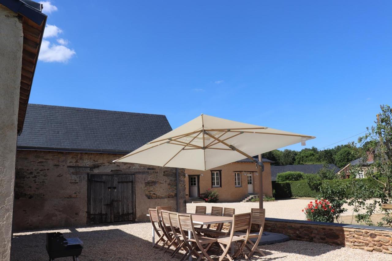 Le Plessis Aux Oiseaux Hotell Saint-Fort Exteriör bild